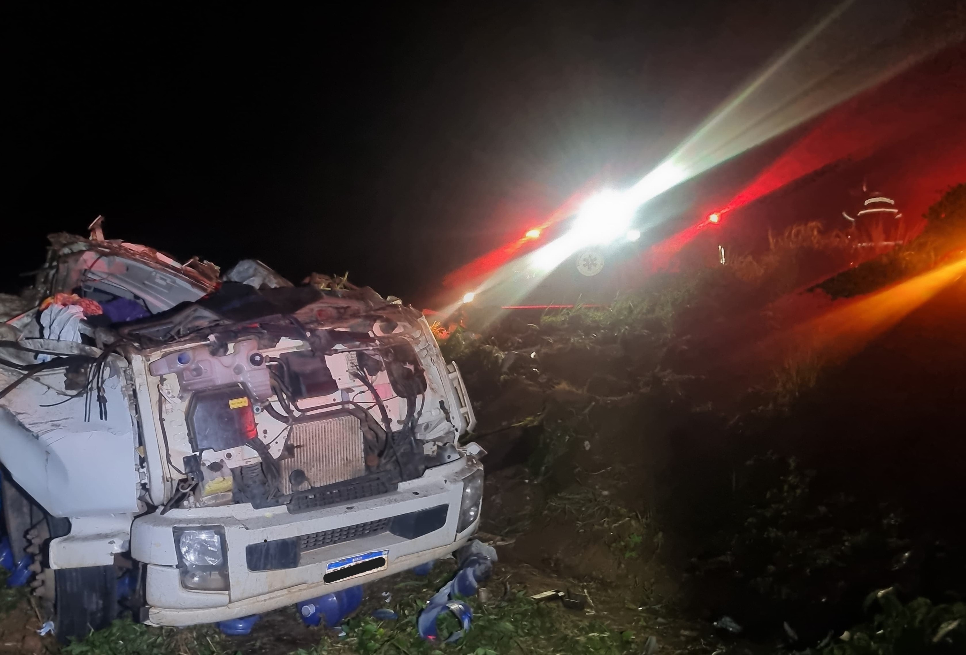Campo Verde | Corpo de Bombeiros socorre vítima de capotamento