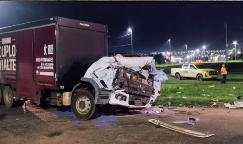 Rondonópolis | Acidente com caminhões na BR-163 deixa feridos e provoca interdição
