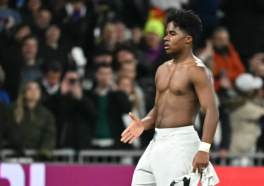 Endrick sai do banco, dá show e decide classificação para o Real Madrid